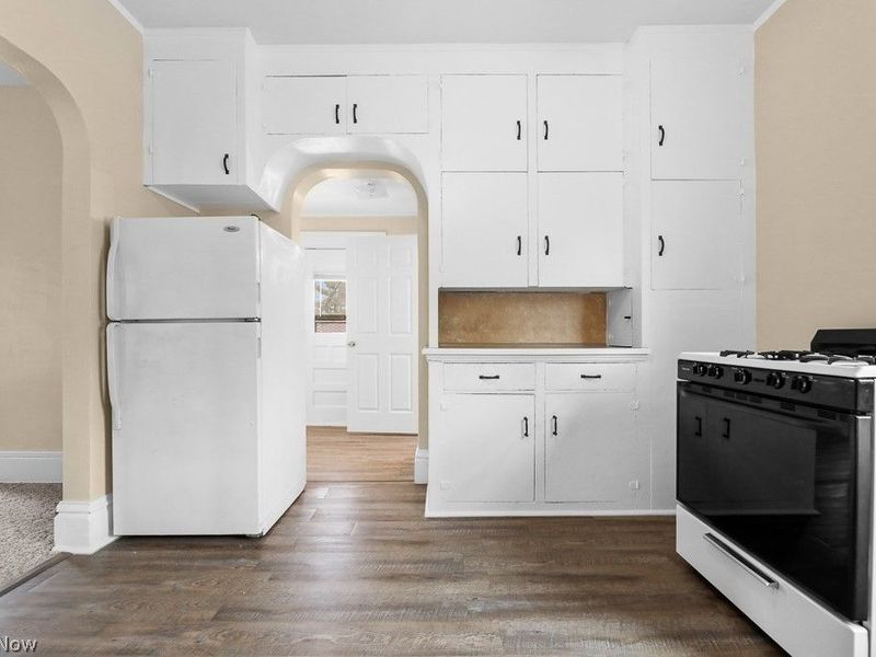 233 W Cambridge Street, Alliance, OH 44601 Photo 9