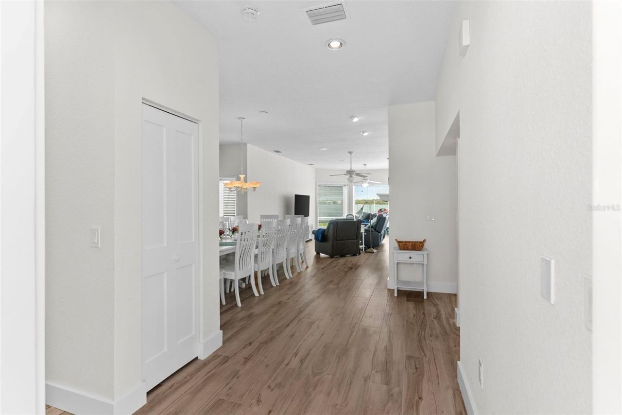 11445 9th Street E, Treasure Island, FL 33706 Photo