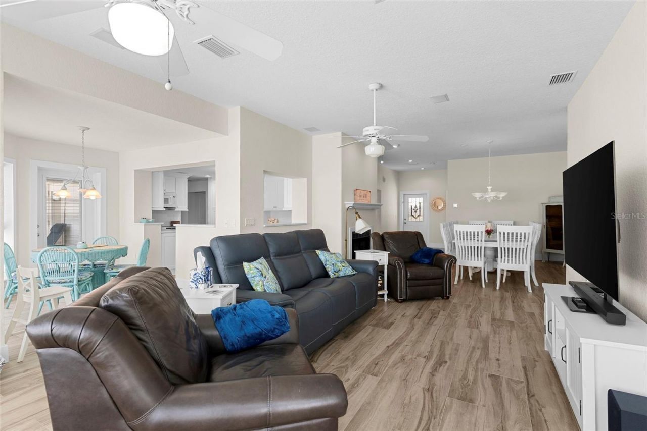 11445 9th Street E, Treasure Island, FL 33706 Photo