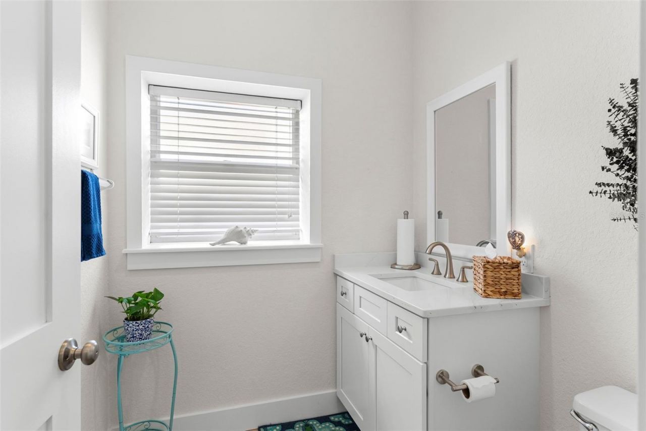 11445 9th Street E, Treasure Island, FL 33706 Photo