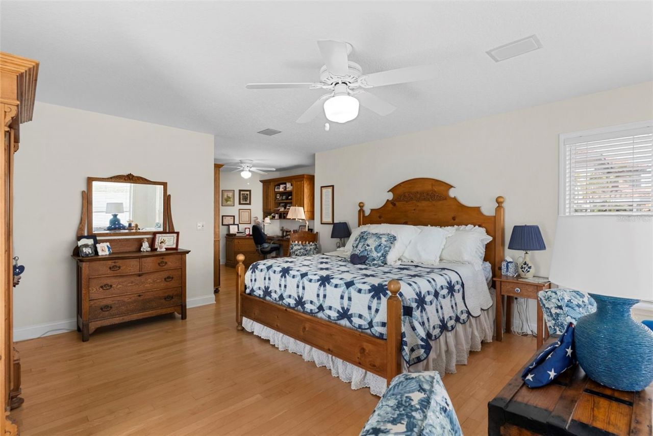 11445 9th Street E, Treasure Island, FL 33706 Photo