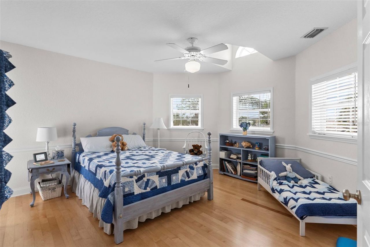 11445 9th Street E, Treasure Island, FL 33706 Photo