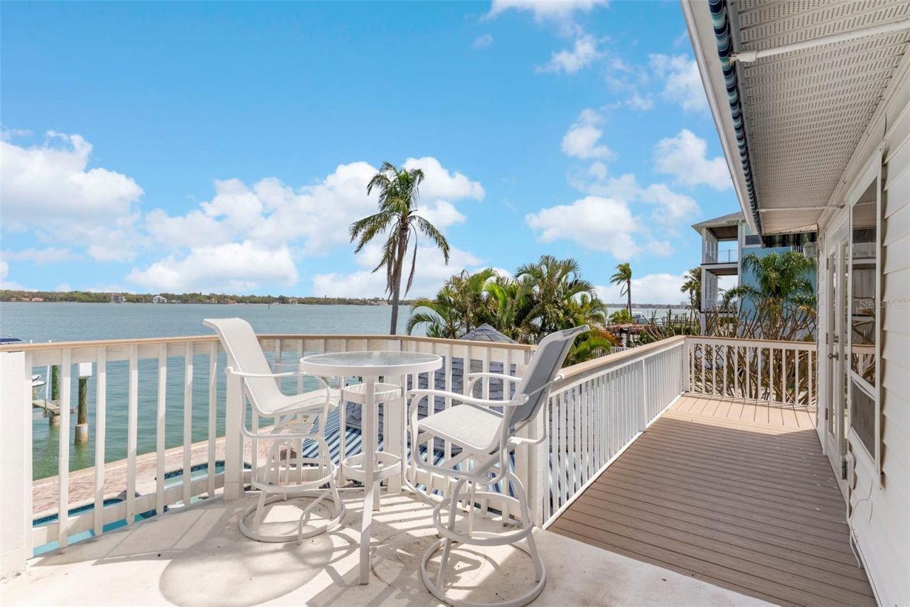 11445 9th Street E, Treasure Island, FL 33706 Photo