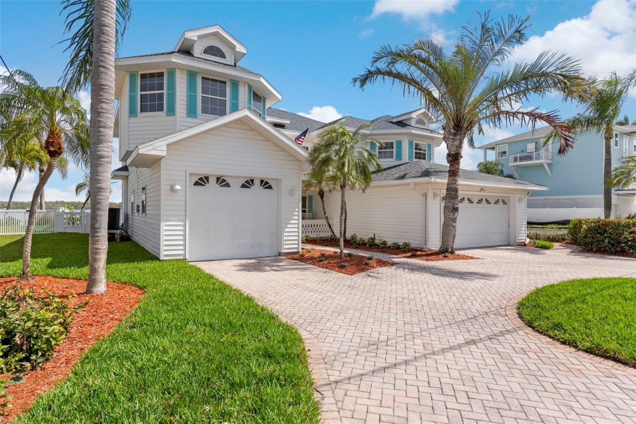 11445 9th Street E, Treasure Island, FL 33706 Photo