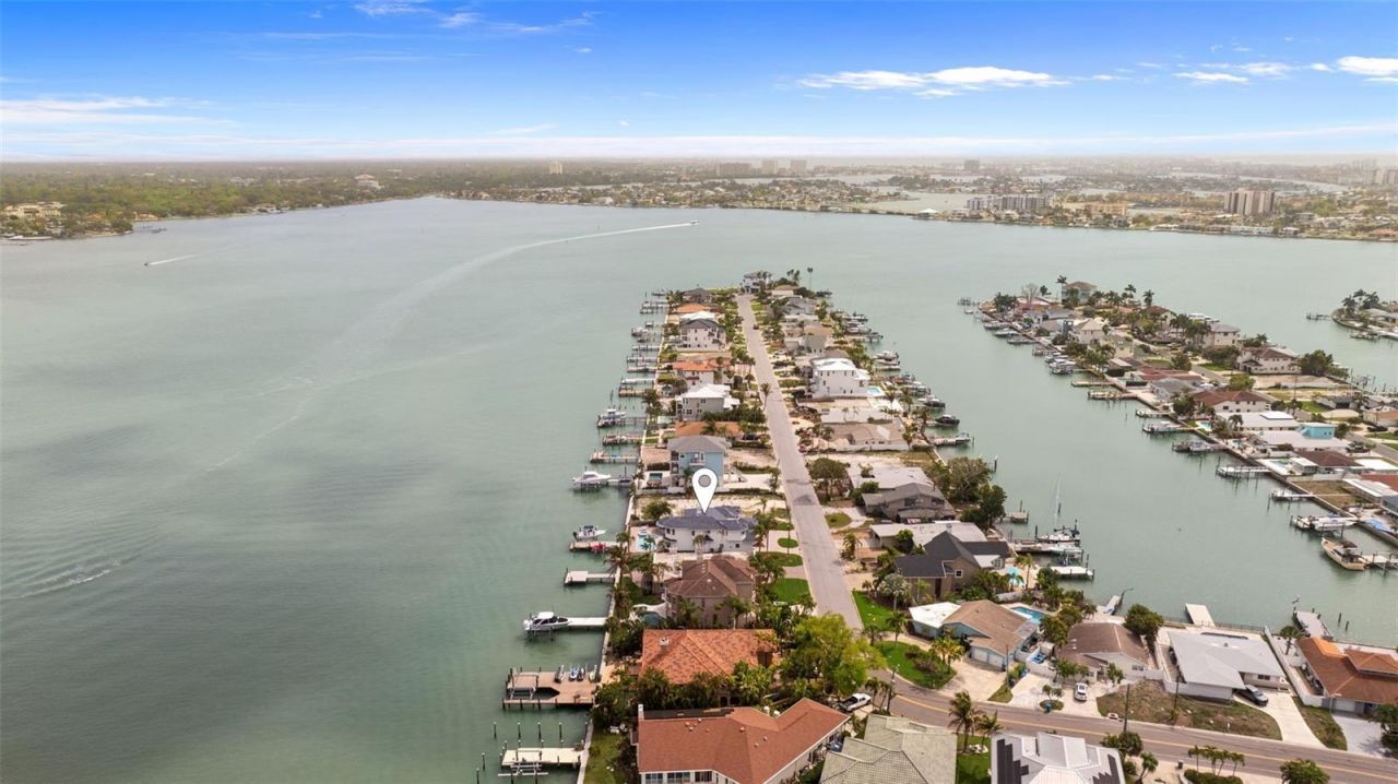 11445 9th Street E, Treasure Island, FL 33706 Photo