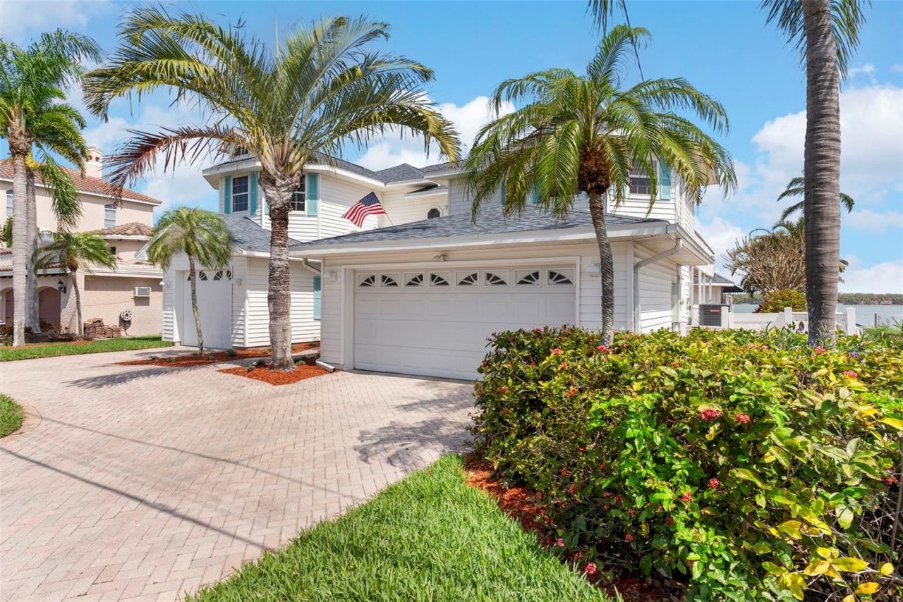 11445 9th Street E, Treasure Island, FL 33706 Photo