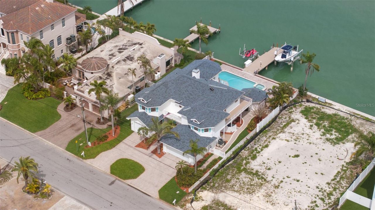 11445 9th Street E, Treasure Island, FL 33706 Photo