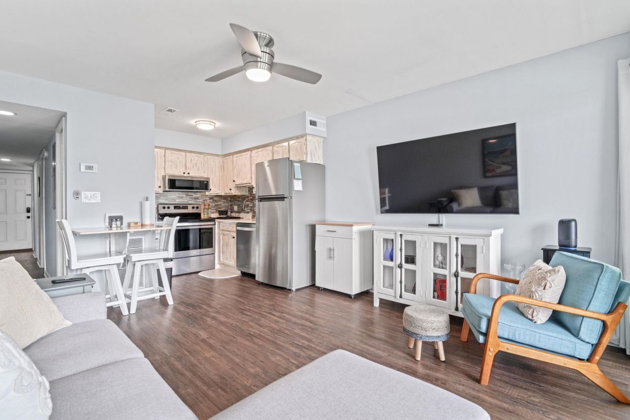 301 N Waccamaw Dr. Photo 9