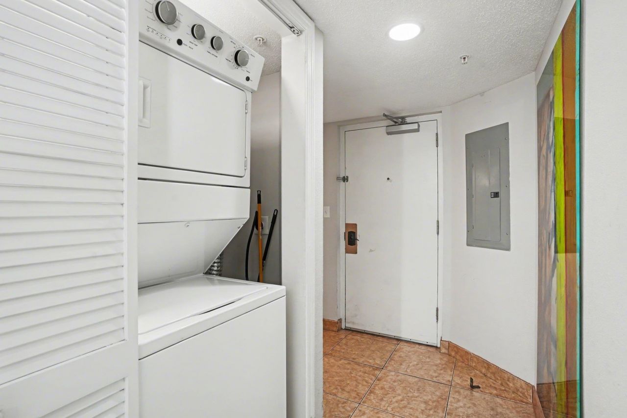 5200 N Ocean Blvd.  Photo 23