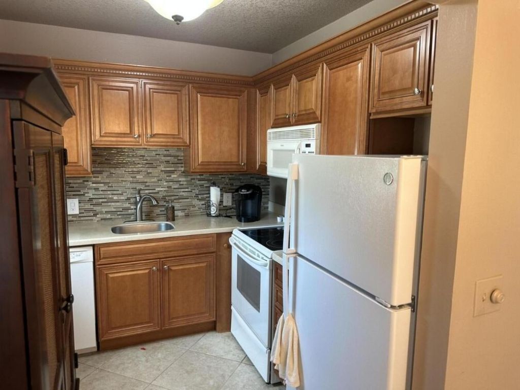 136 Coventry, Unit 136, West Palm Beach, FL 33417 Photo