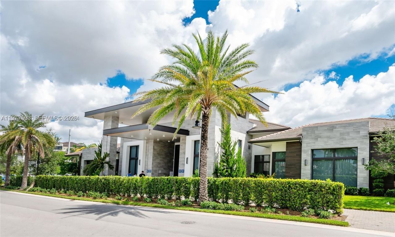 4558 NW 83rd Ave, Unit 4558, Doral, FL 33166 Photo