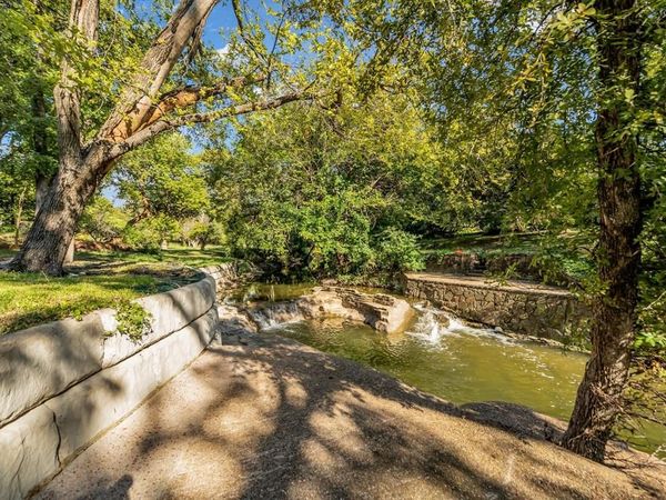 2972 Maydelle Lane, Farmers Branch, TX 75234