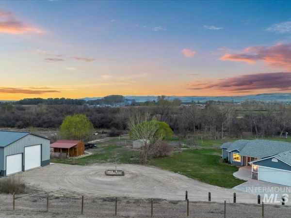 2417 Patch Ditch Rd, Homedale, ID 83628