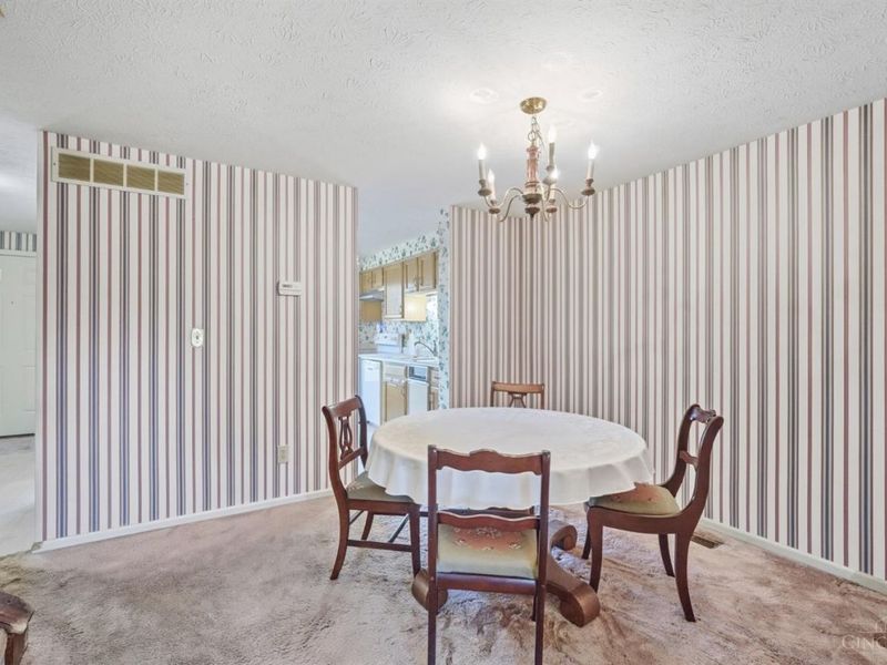 1049 Stratford Court, Loveland, OH 45140 Photo 10