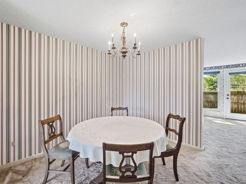 1049 Stratford Court, Loveland, OH 45140 Photo 12