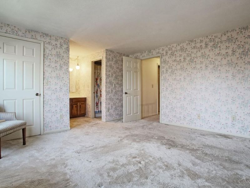 1049 Stratford Court, Loveland, OH 45140 Photo 12