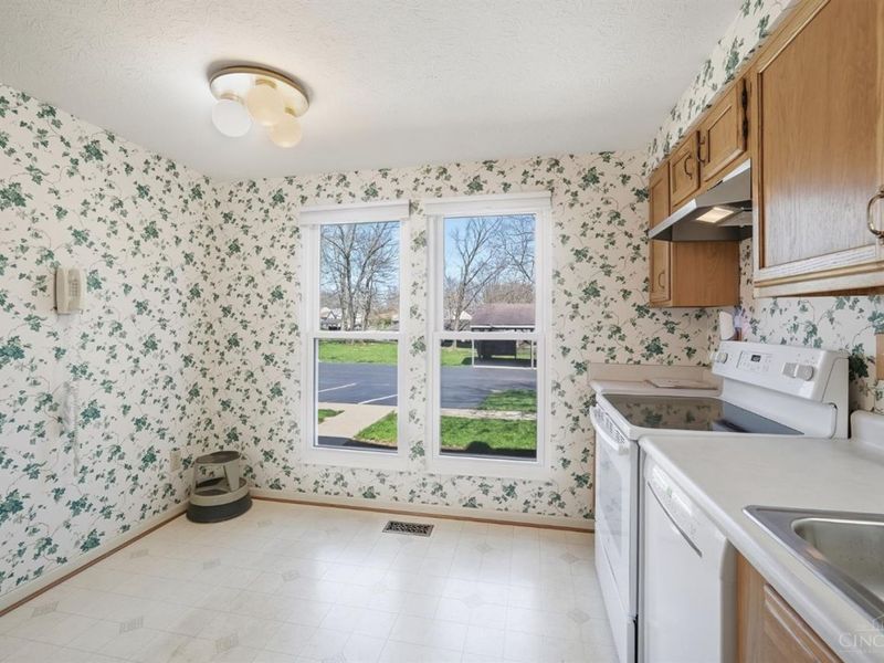 1049 Stratford Court, Loveland, OH 45140 Photo 16