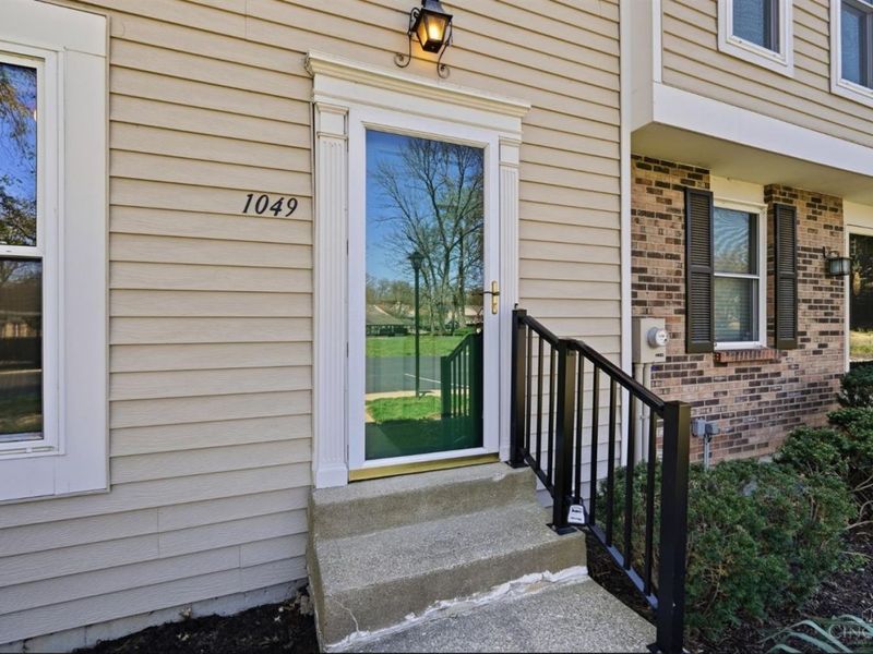 1049 Stratford Court, Loveland, OH 45140 Photo 3