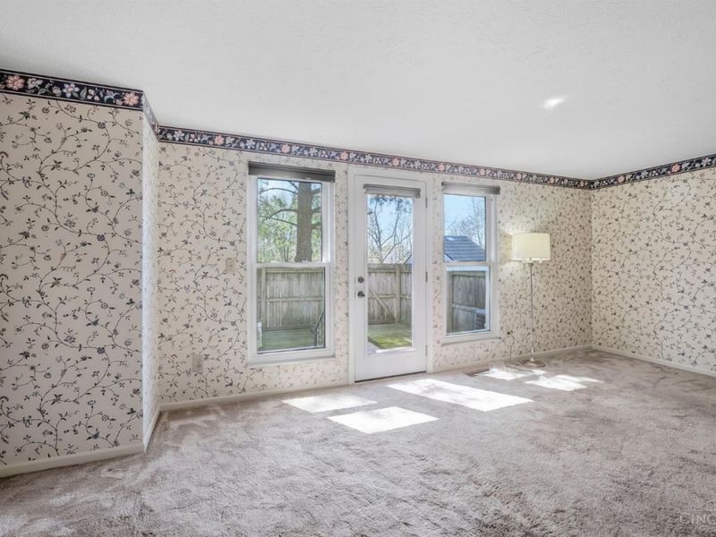 1049 Stratford Court, Loveland, OH 45140 Photo 6