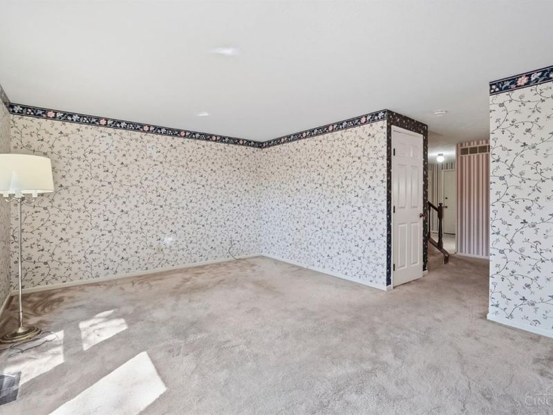 1049 Stratford Court, Loveland, OH 45140 Photo 7