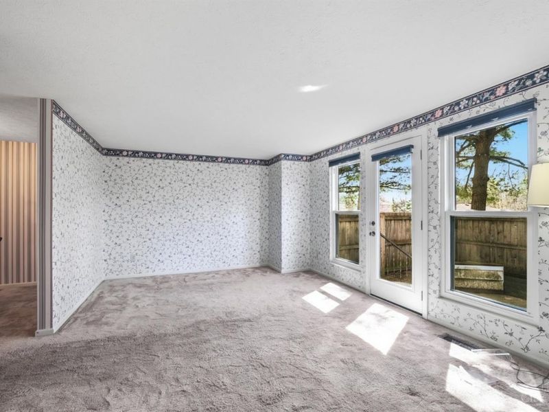 1049 Stratford Court, Loveland, OH 45140 Photo 8