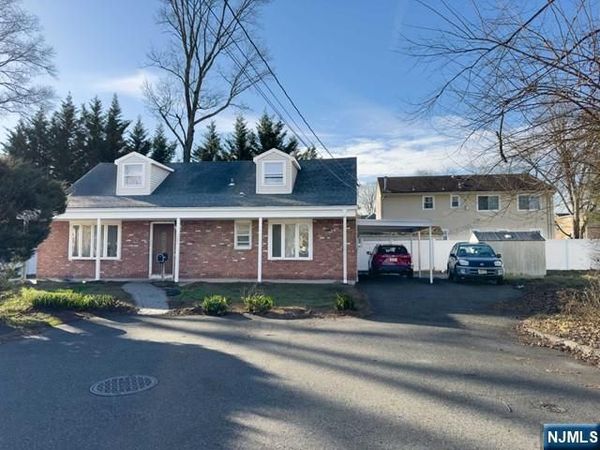 203 Snedeker Place, NORTHVALE, NJ 07647