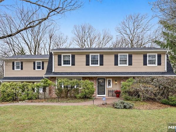 26 Valley Lane, Upper Saddle River, NJ 07458