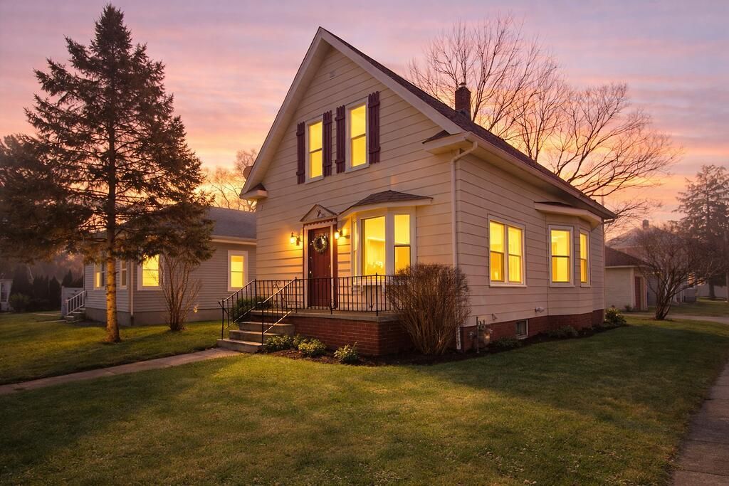 302 Bond Street, La Porte, IN 46350 Main Photo