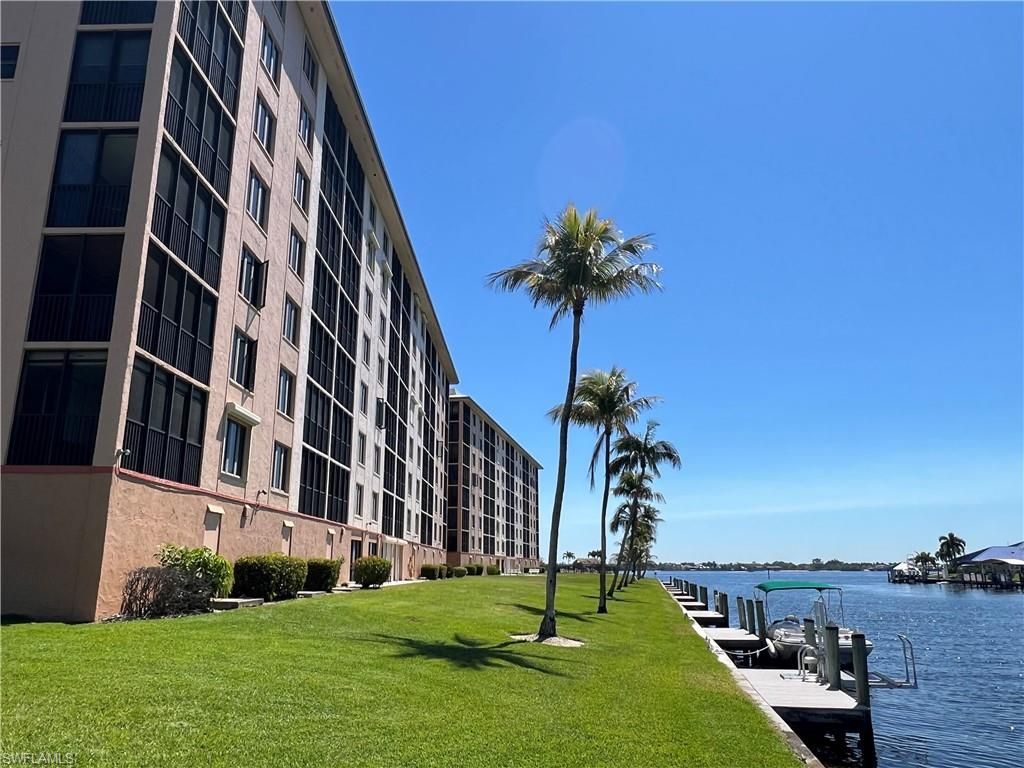 4260 SE 20th Pl , Unit 801, Cape Coral, FL 33904 Photo