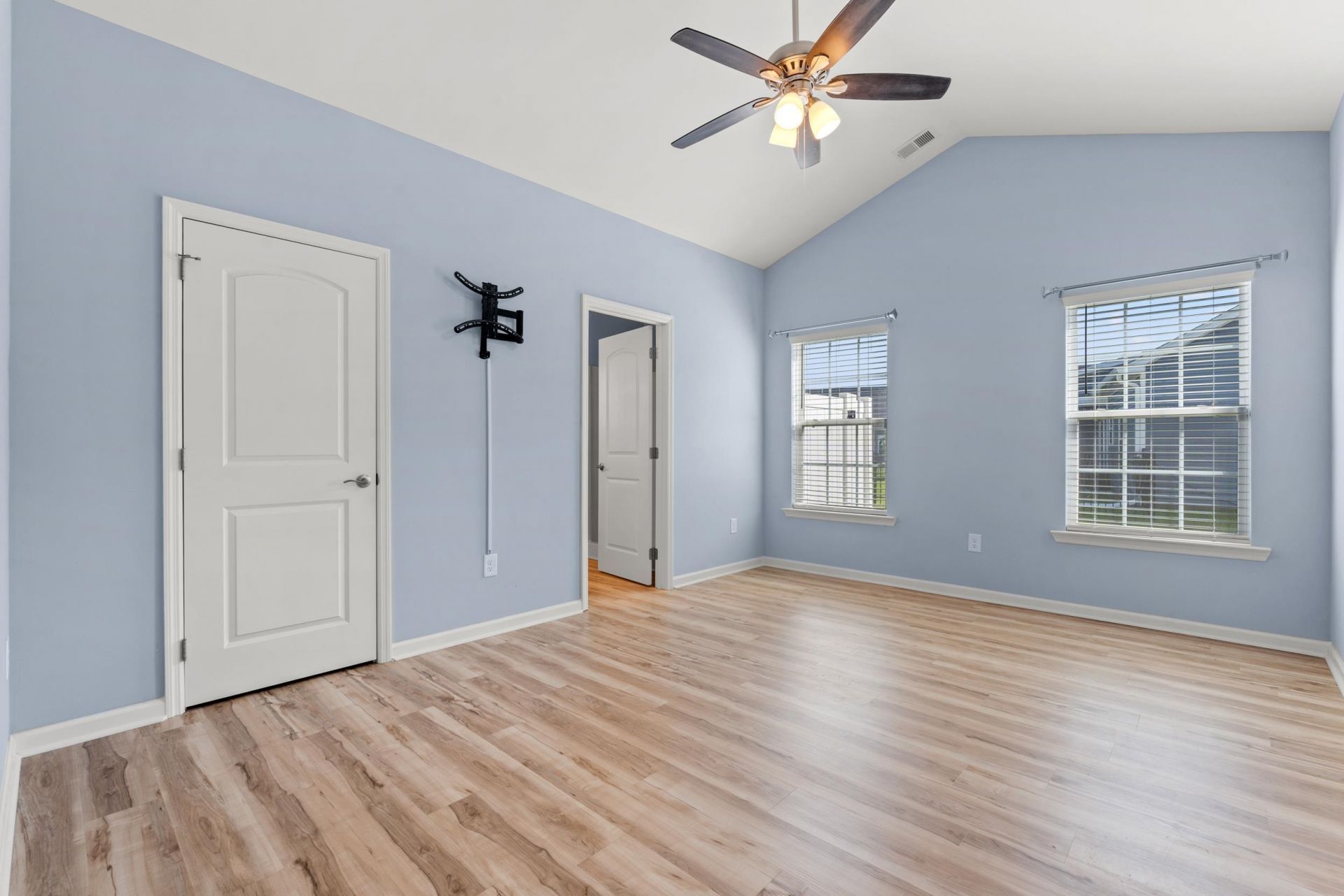 406 Shallow Cove Dr. Photo 12