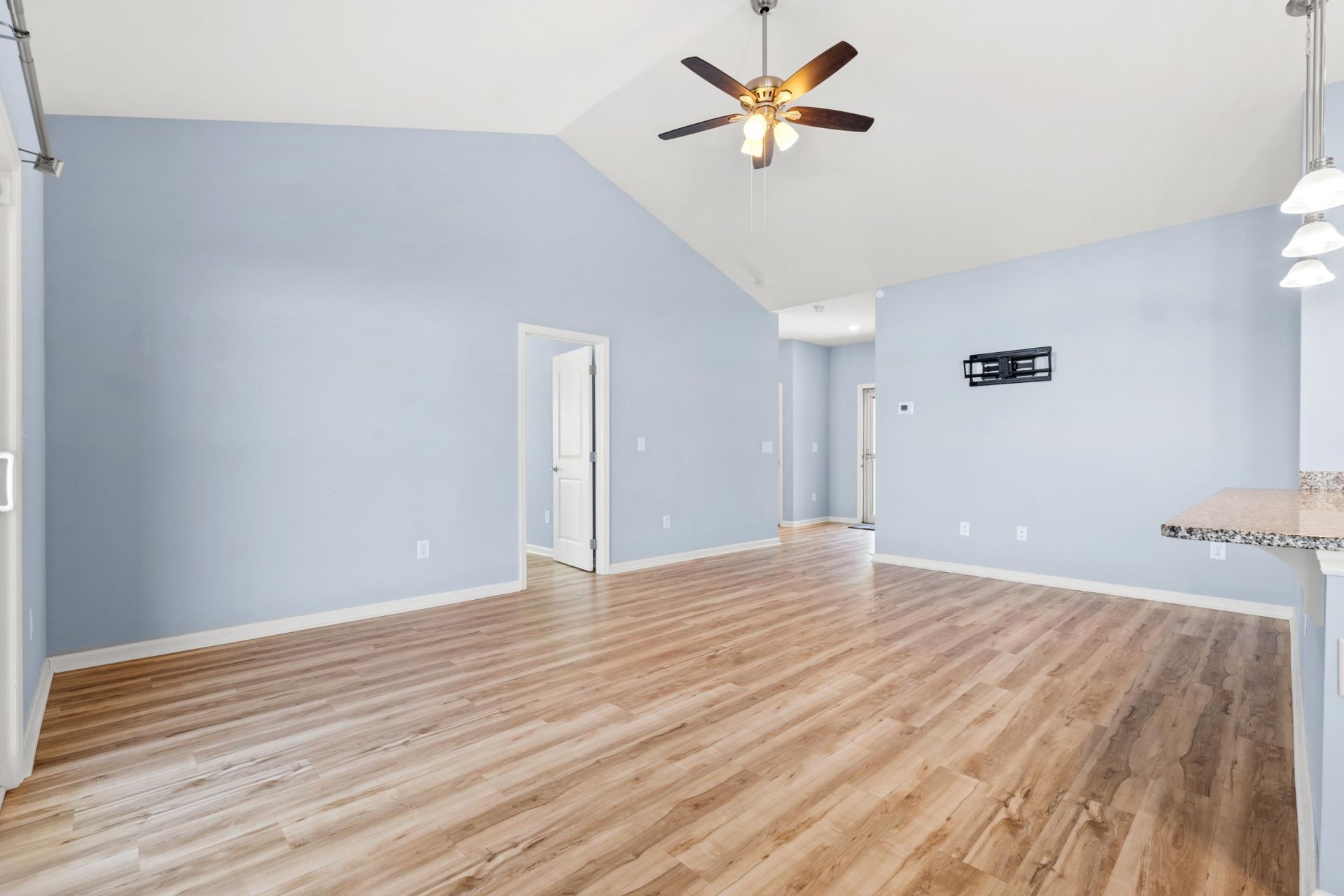 406 Shallow Cove Dr. Photo 5