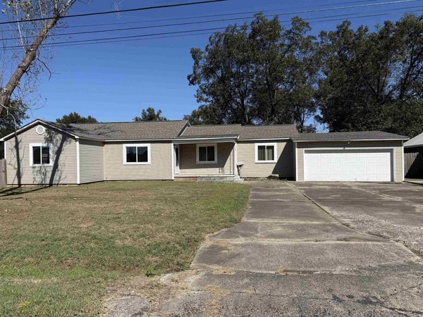312 W 18th, Stuttgart, AR 72160