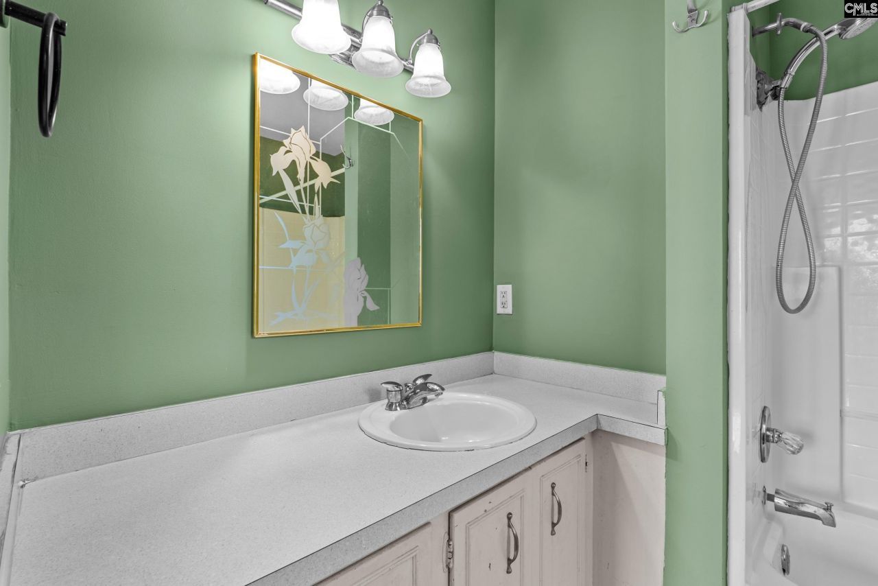 109 Whitby Ct.  Photo 12