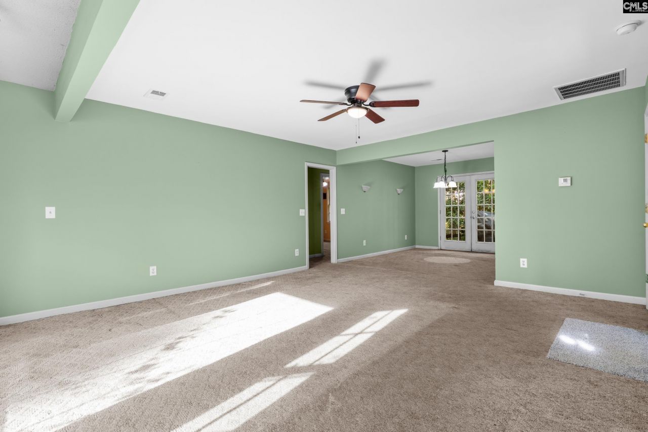 109 Whitby Ct.  Photo 4