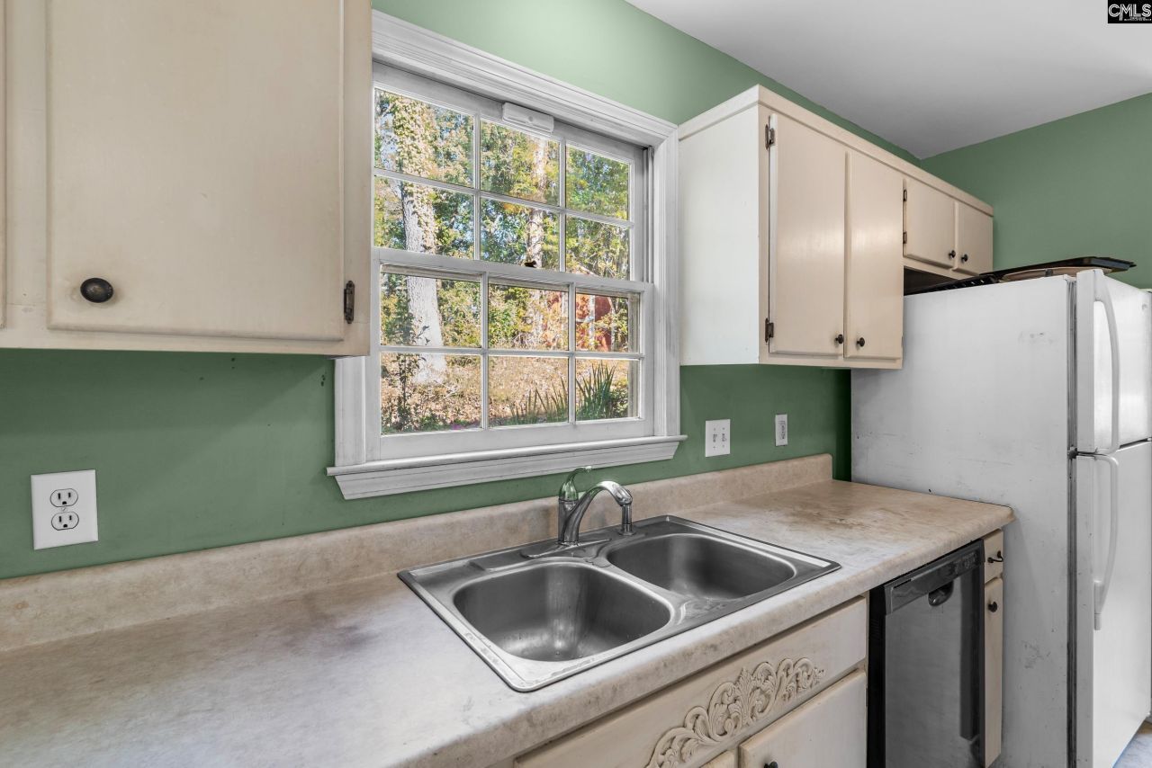 109 Whitby Ct.  Photo 8