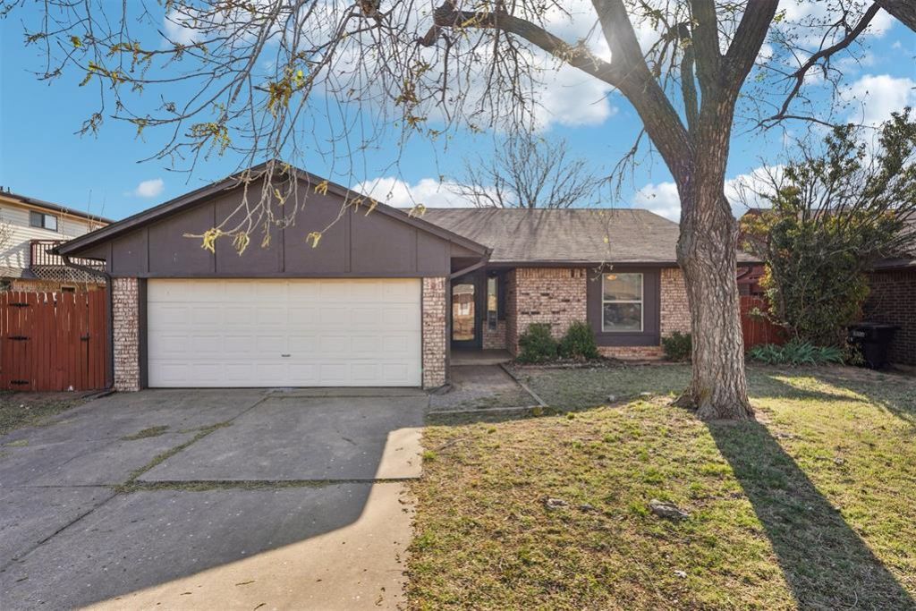 1212 Kings Court, Moore, OK 73160 Main Photo