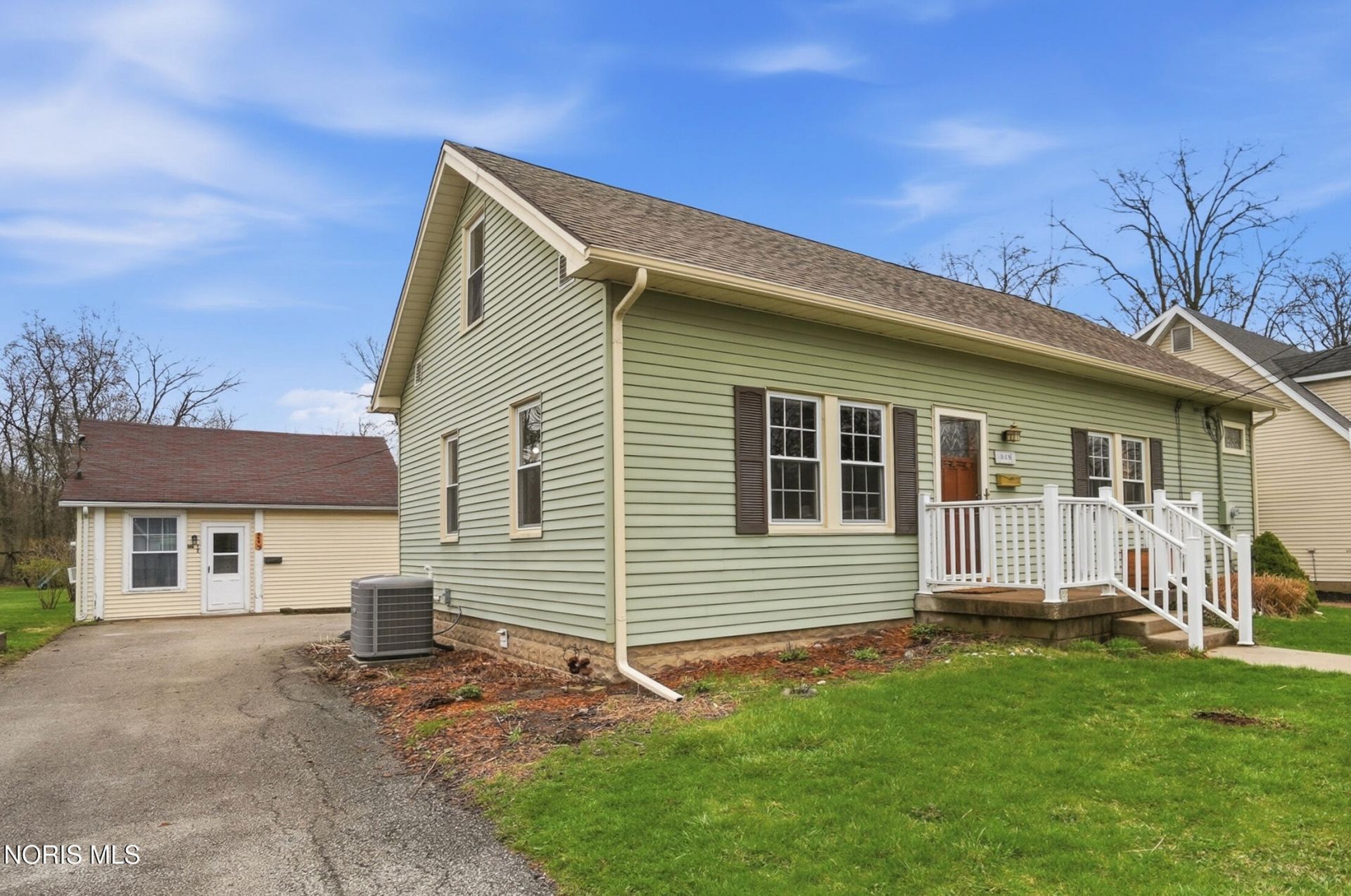 859 Walnut Street, Perrysburg, OH 43551 Main Photo