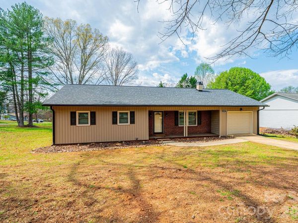 4367 Vine Arbor Drive , Hickory, NC 28602