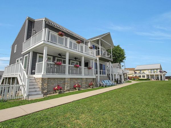 48 Rosebraugh Circle E, Buckeye Lake, OH 43008