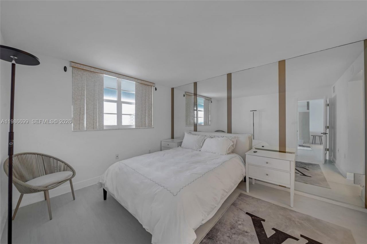 465 Ocean Dr , Unit 1102, Miami Beach, FL 33139 Photo