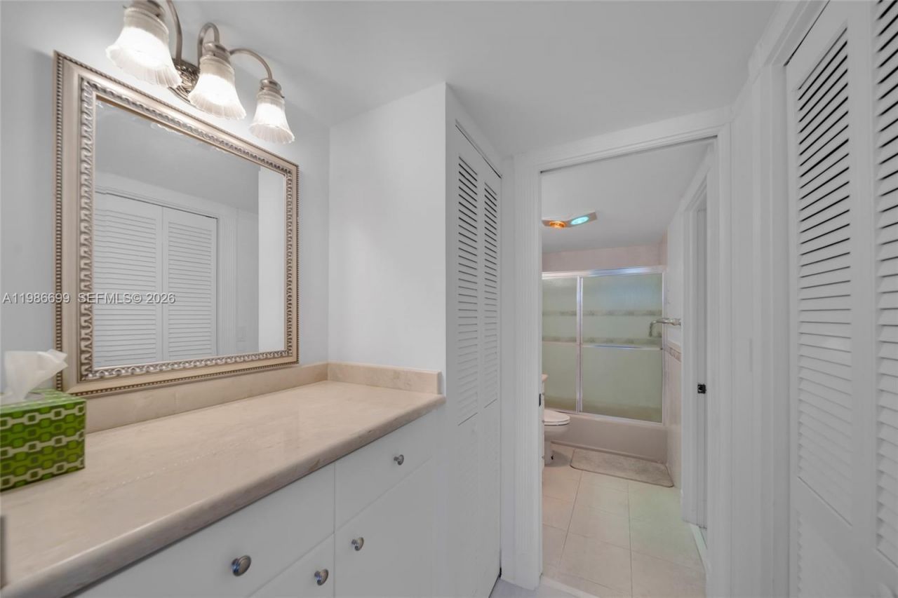 465 Ocean Dr , Unit 1102, Miami Beach, FL 33139 Photo