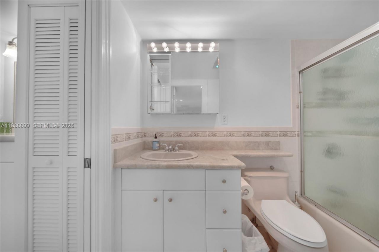 465 Ocean Dr , Unit 1102, Miami Beach, FL 33139 Photo