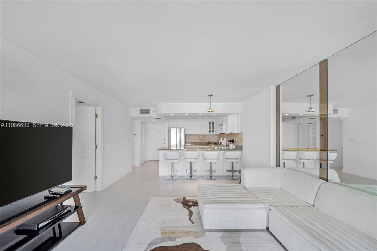 465 Ocean Dr , Unit 1102, Miami Beach, FL 33139 Photo