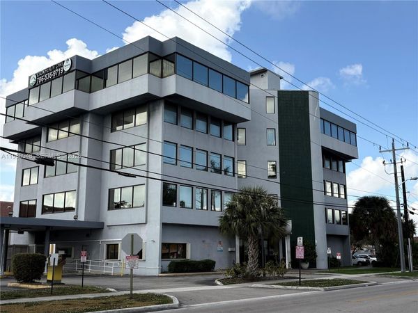 2100 W 76th St, Unit 206, Hialeah, FL 33016