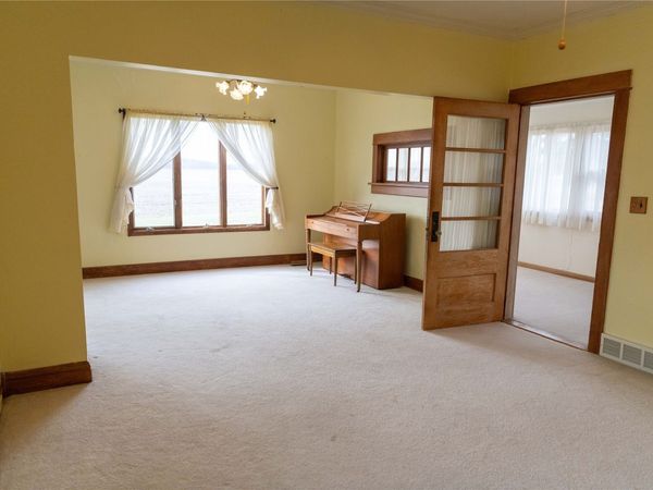 320 3rd Street, Reasnor, IA 50232