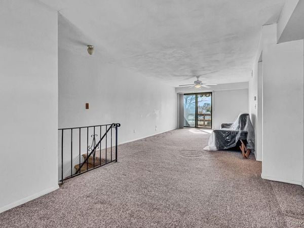 228 Mariners Way, Copiague, NY 11726