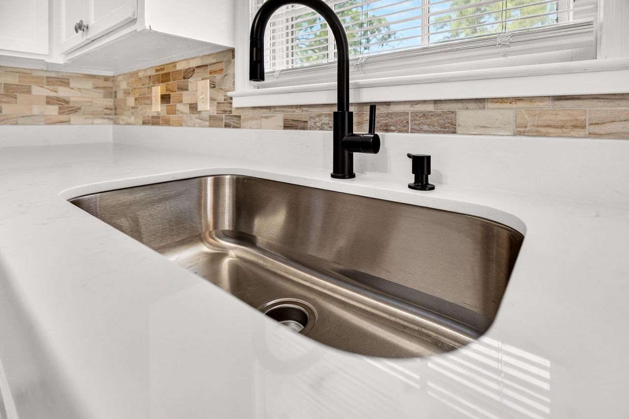 8364 Delhi Road Photo 21