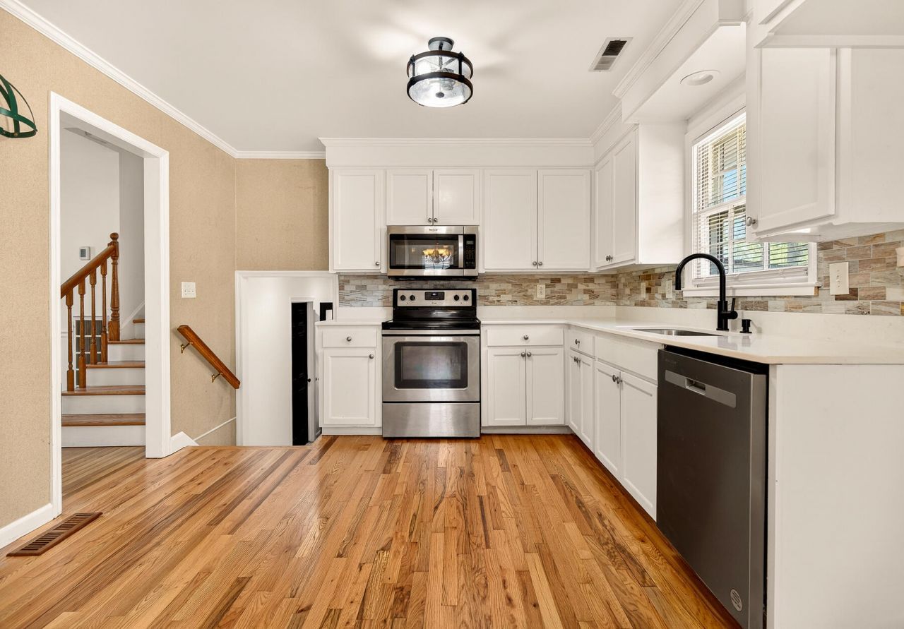 8364 Delhi Road Photo 22