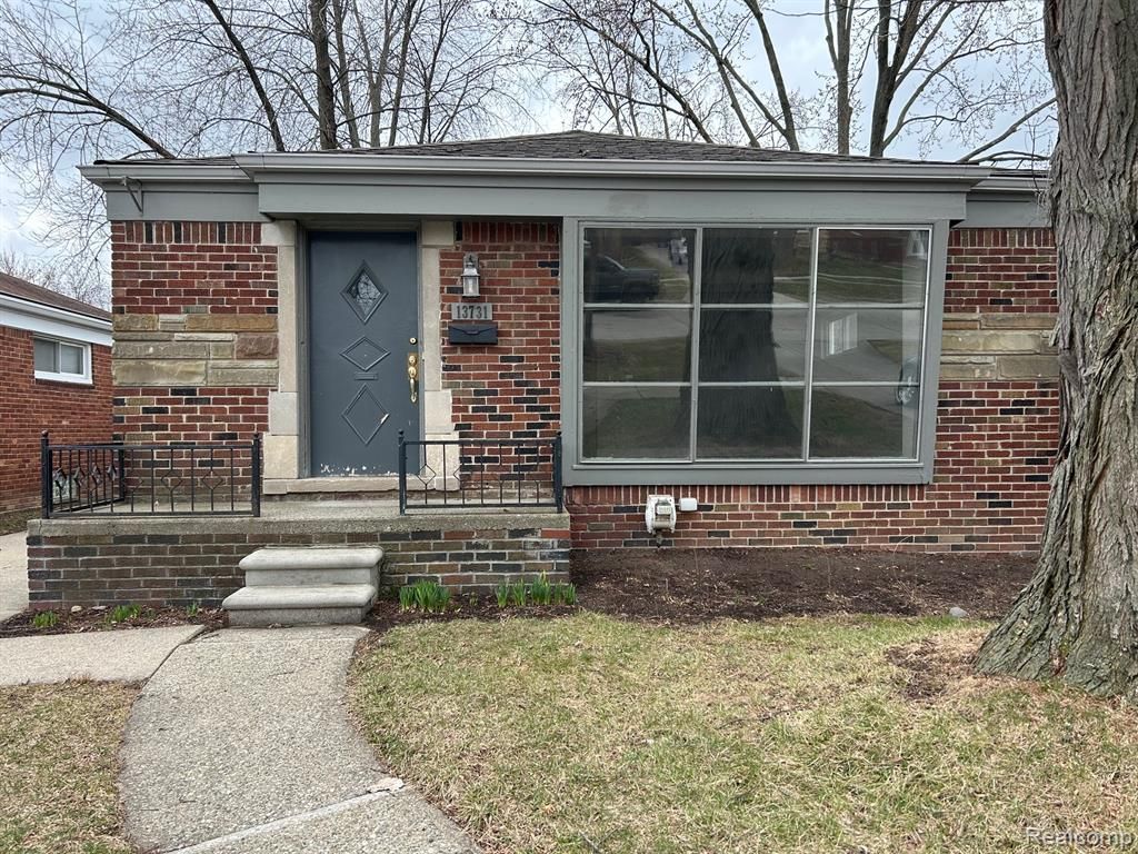 13731 Elgin Street, Oak Park, MI 48237 Main Photo