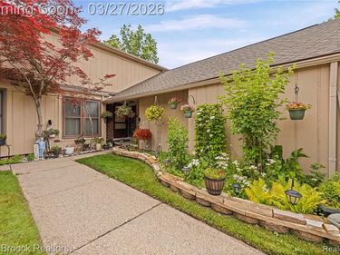 31723 Forest Lane, Warren, MI 48093